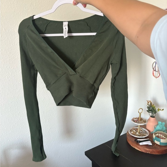 Balance Athletica (vitality) wrap top - Picture 2 of 4